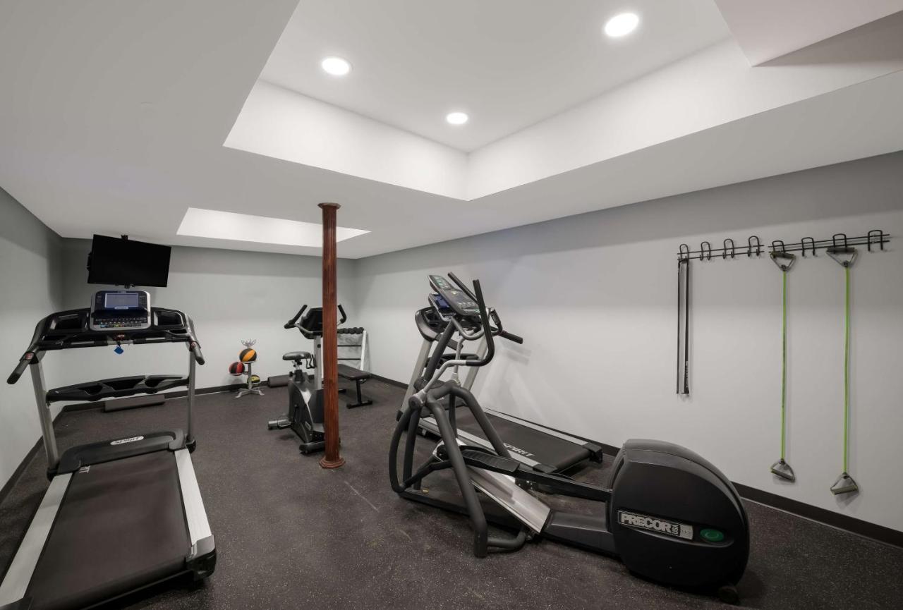 Surestay Plus By Best Western Woodbury Inn Экстерьер фото