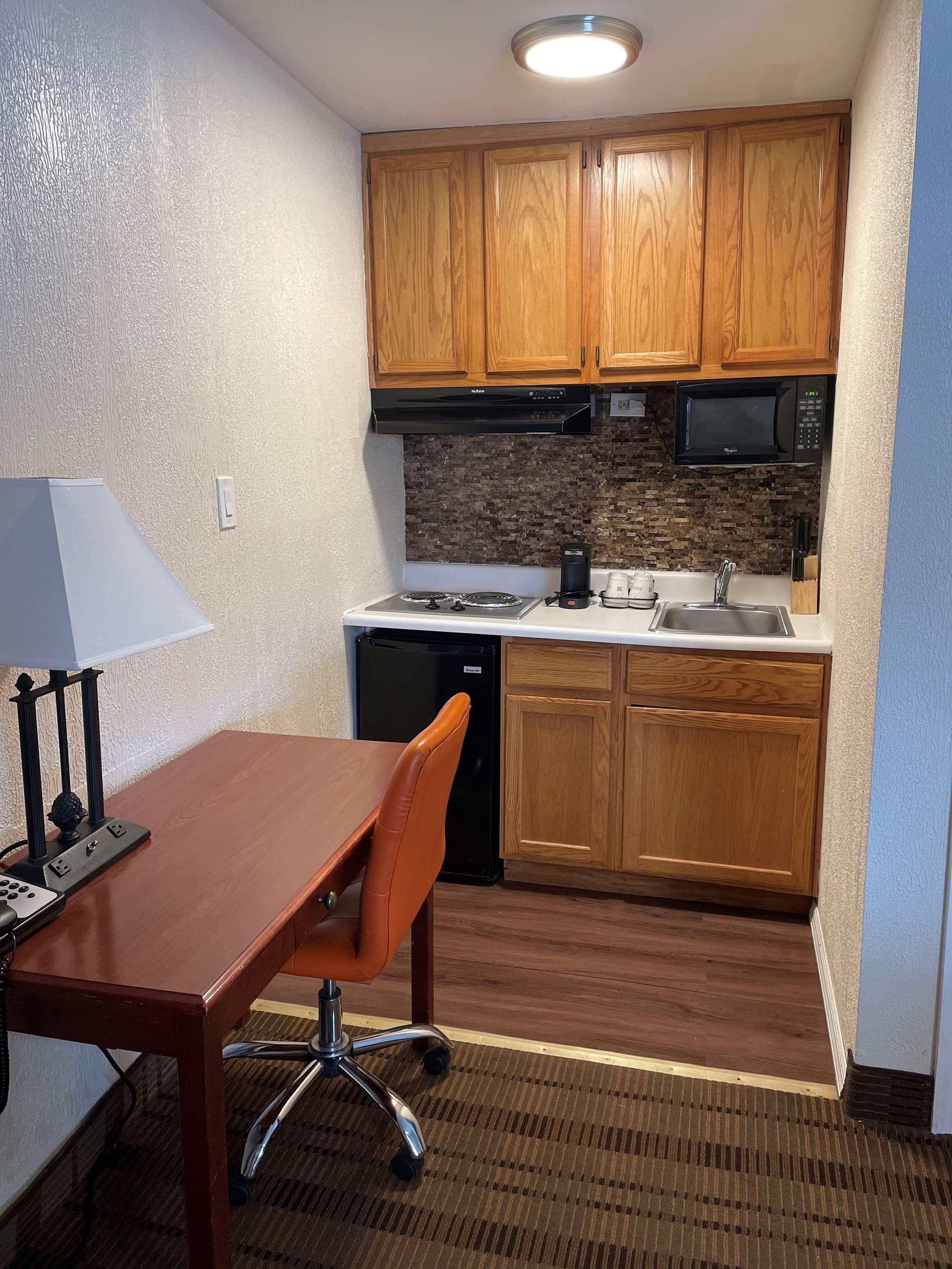 Surestay Plus By Best Western Woodbury Inn Экстерьер фото