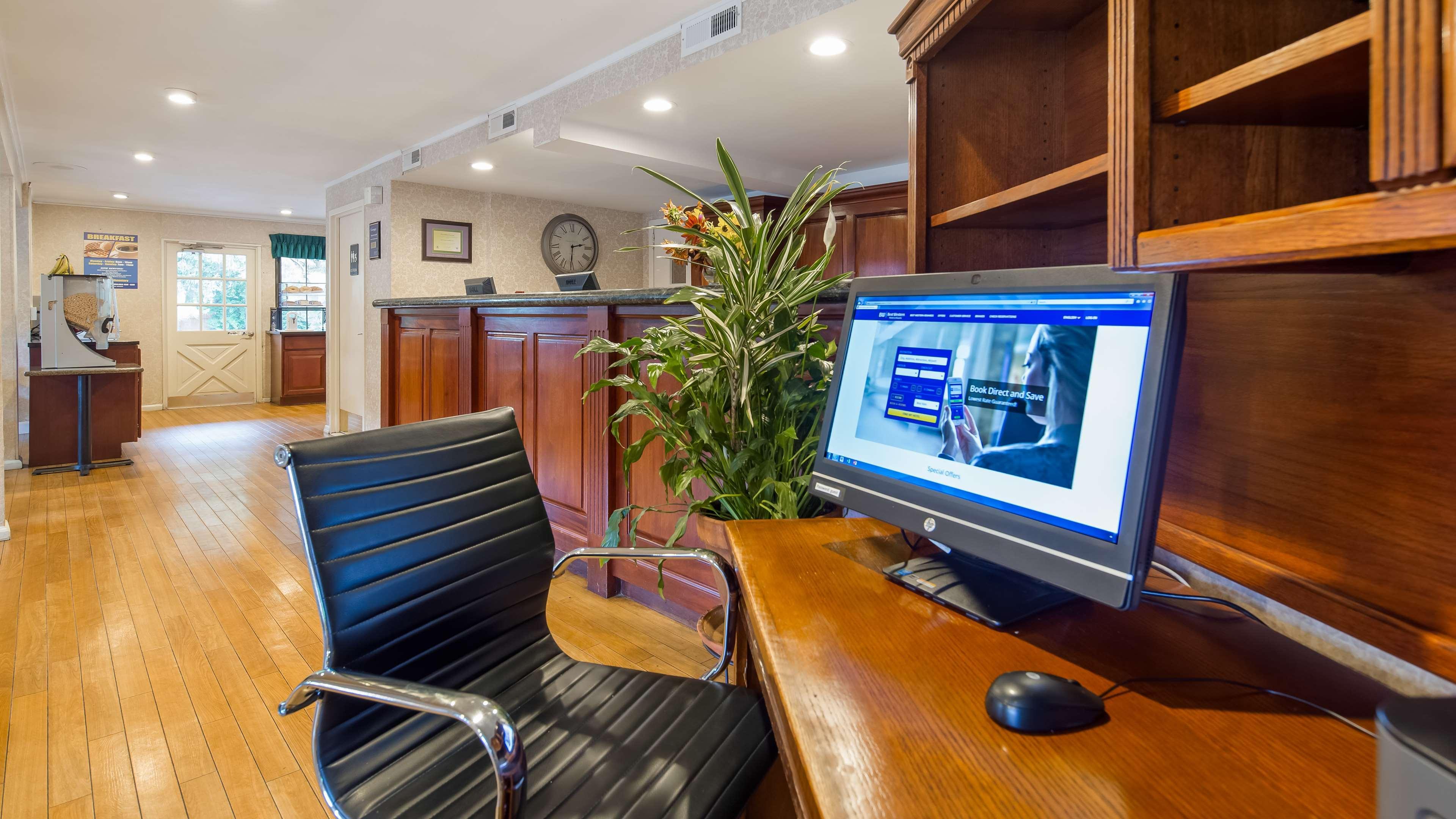 Surestay Plus By Best Western Woodbury Inn Экстерьер фото