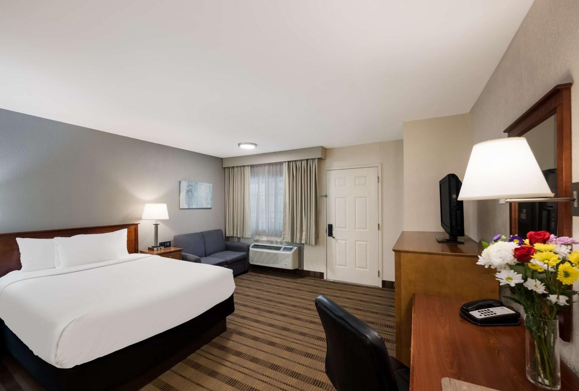 Surestay Plus By Best Western Woodbury Inn Экстерьер фото