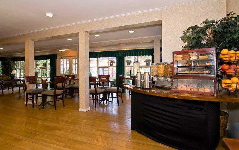 Surestay Plus By Best Western Woodbury Inn Экстерьер фото