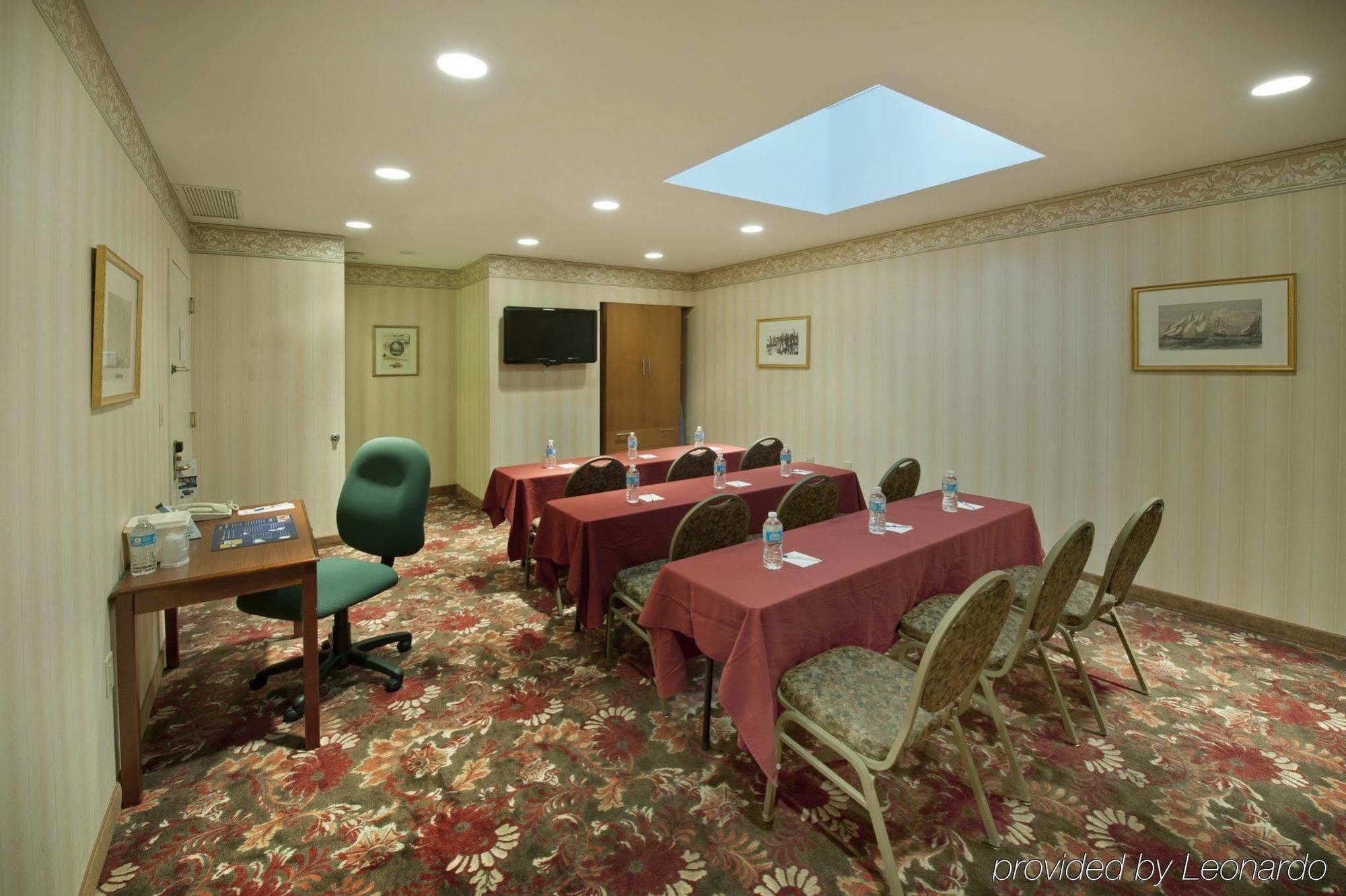 Surestay Plus By Best Western Woodbury Inn Бизнес фото